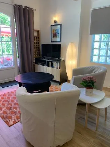 Holiday home Studio Independant, Front De Mer Et Plage A 200M Antibes