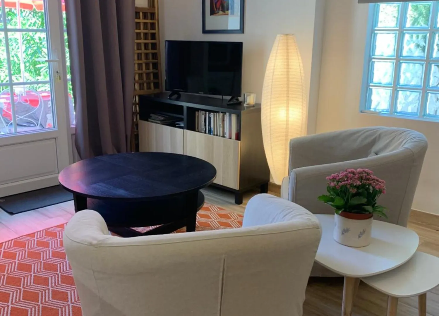 Studio Independant, Front De Mer Et Plage A 200M Antibes Holiday home