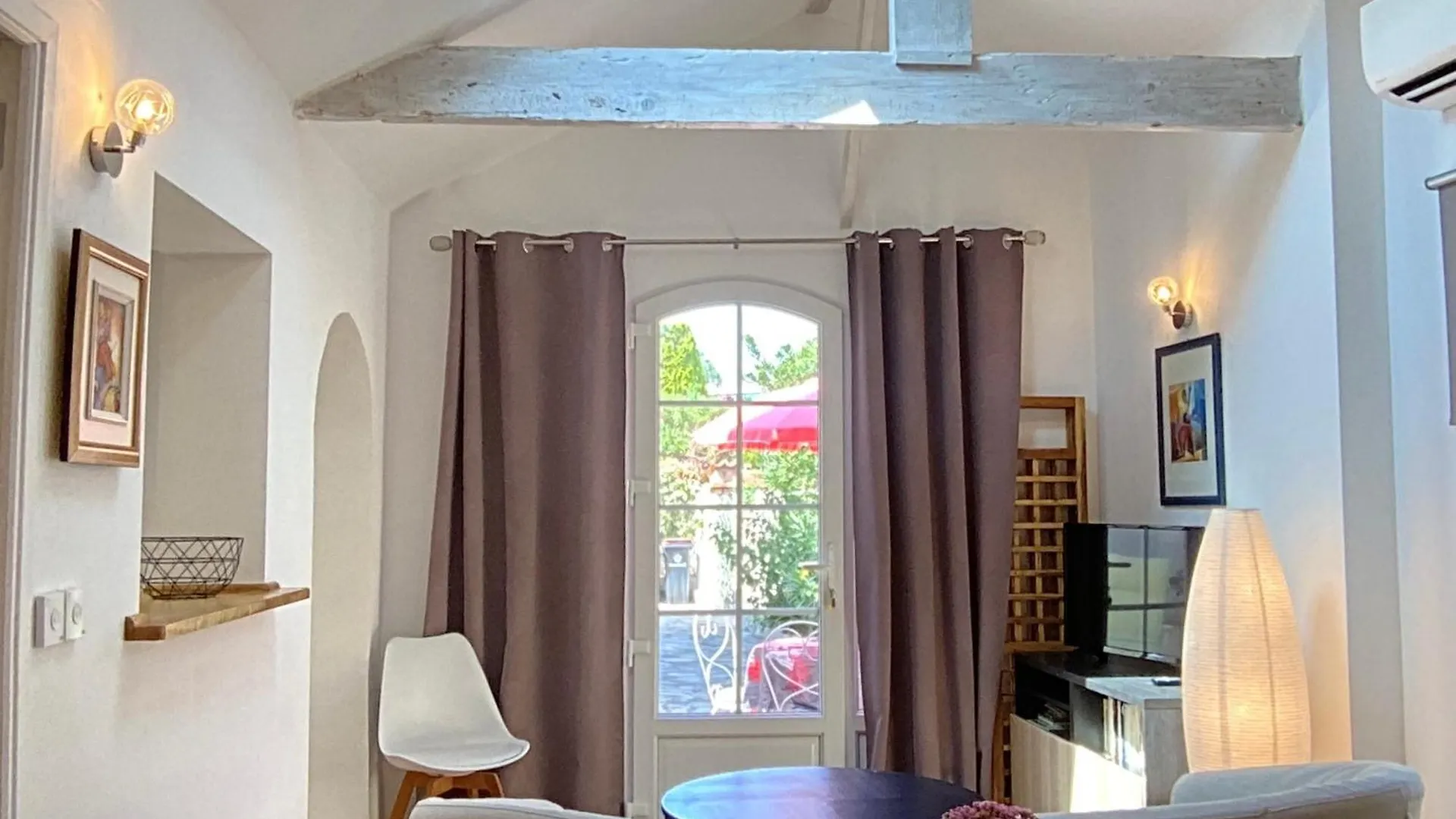 Studio Independant, Front De Mer Et Plage A 200M Antibes France