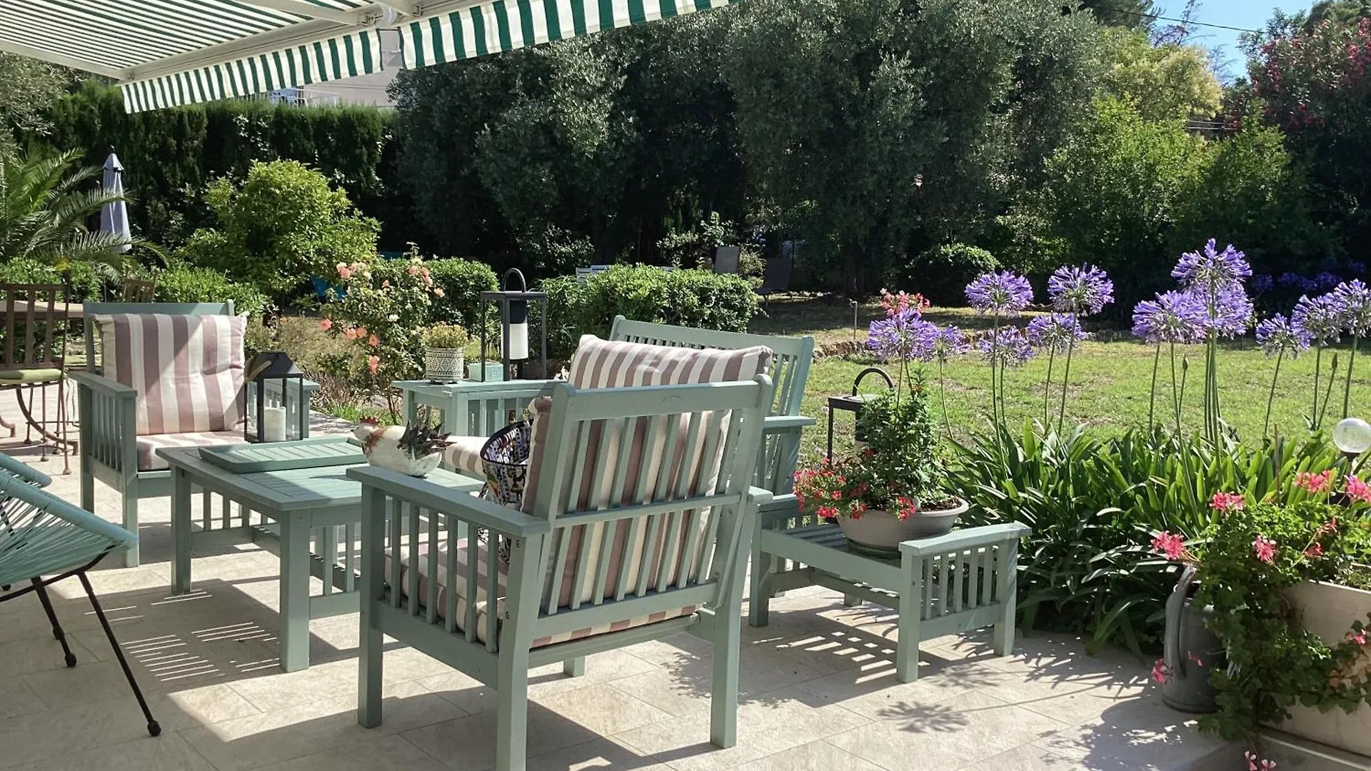 Studio Independant, Front De Mer Et Plage A 200M Antibes